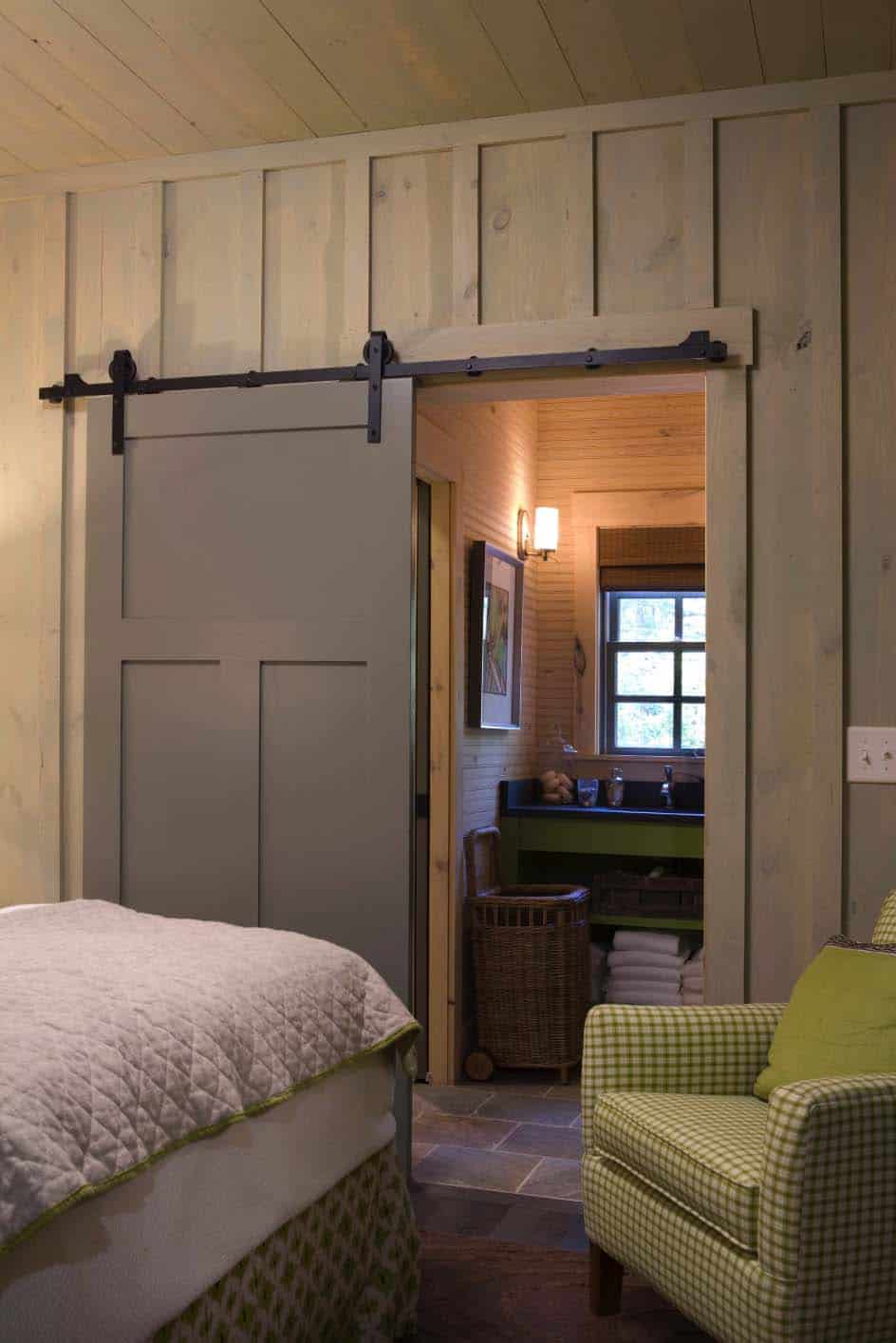 cottage-rustic-bedroom