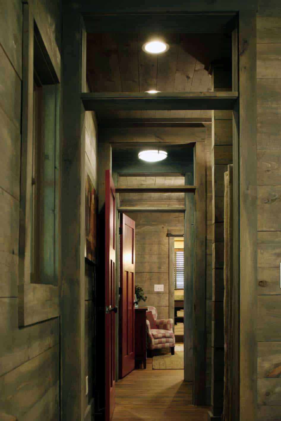 cottage-rustic-hall