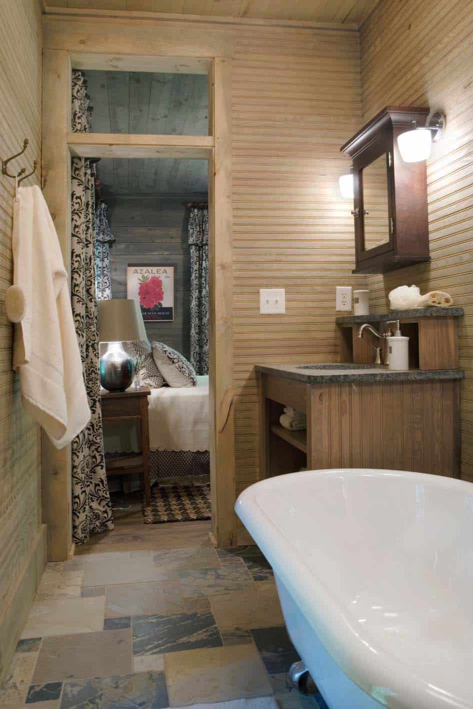 cottage-rustic-bathroom