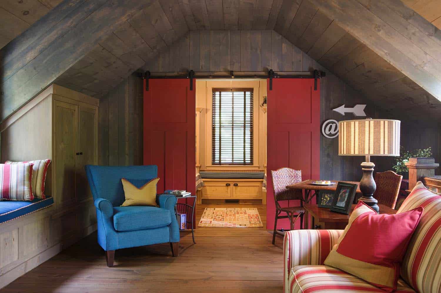 cottage-rustic-living-room