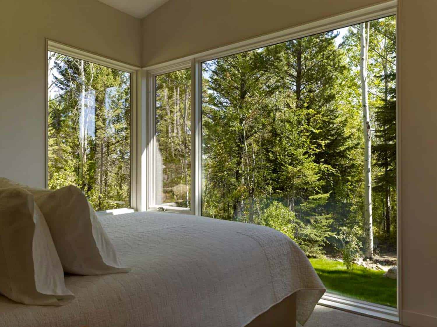 guest-house-contemporary-bedroom