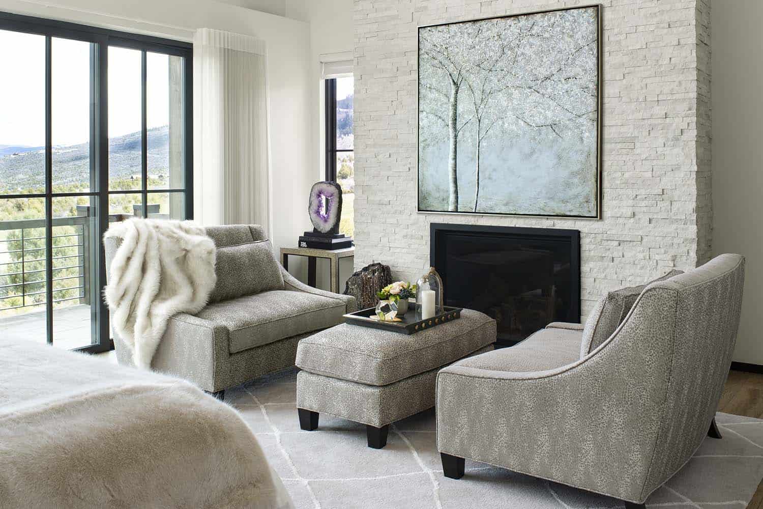 mountain-modern-home-bedroom