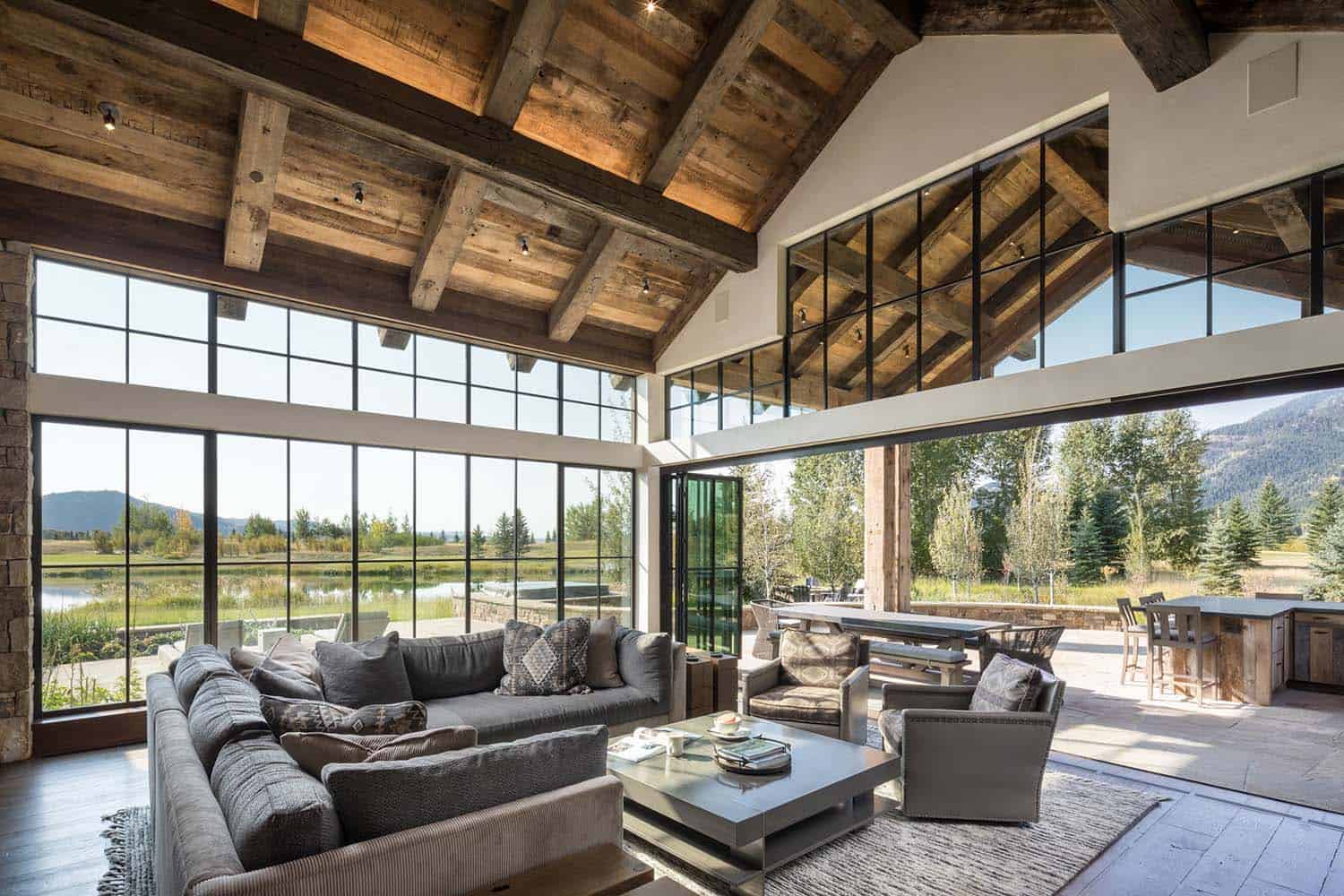 rustic-mountain-home-living-room