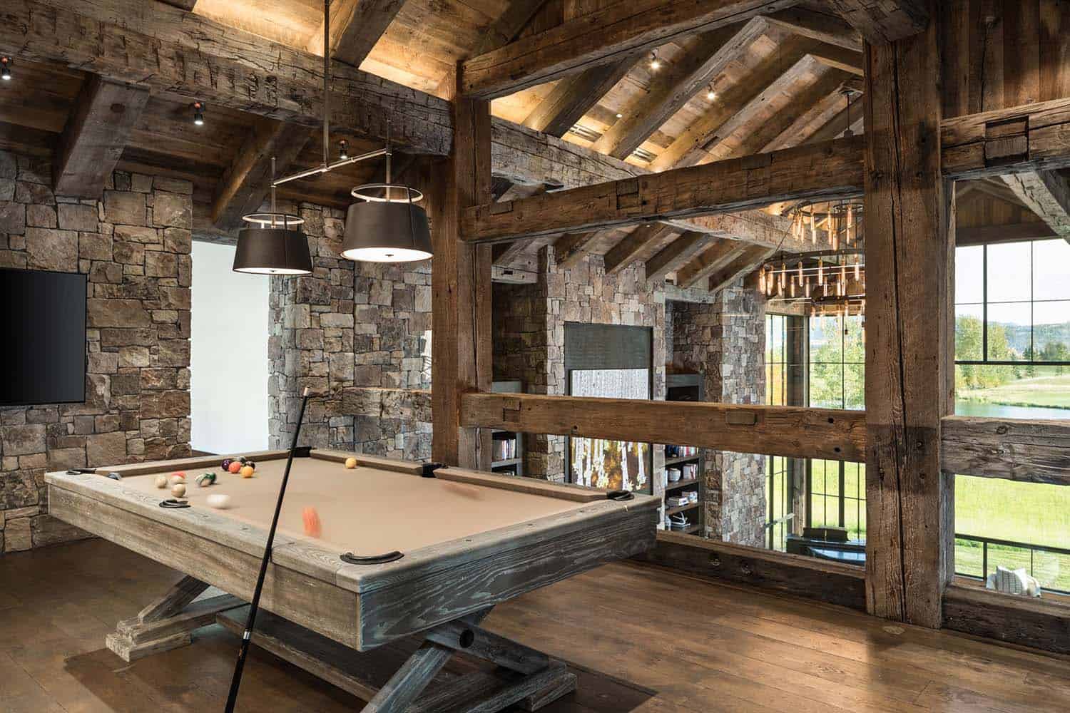 rustic-mountain-home-family-room