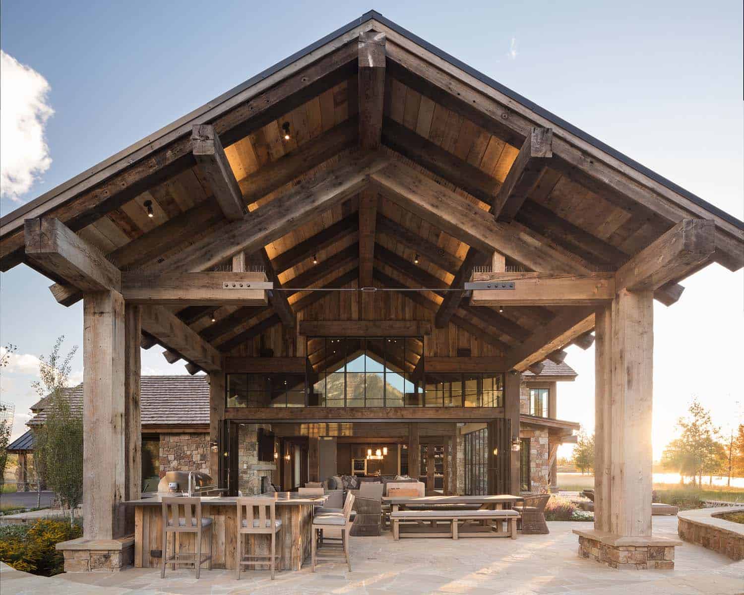 rustic-mountain-home-patio