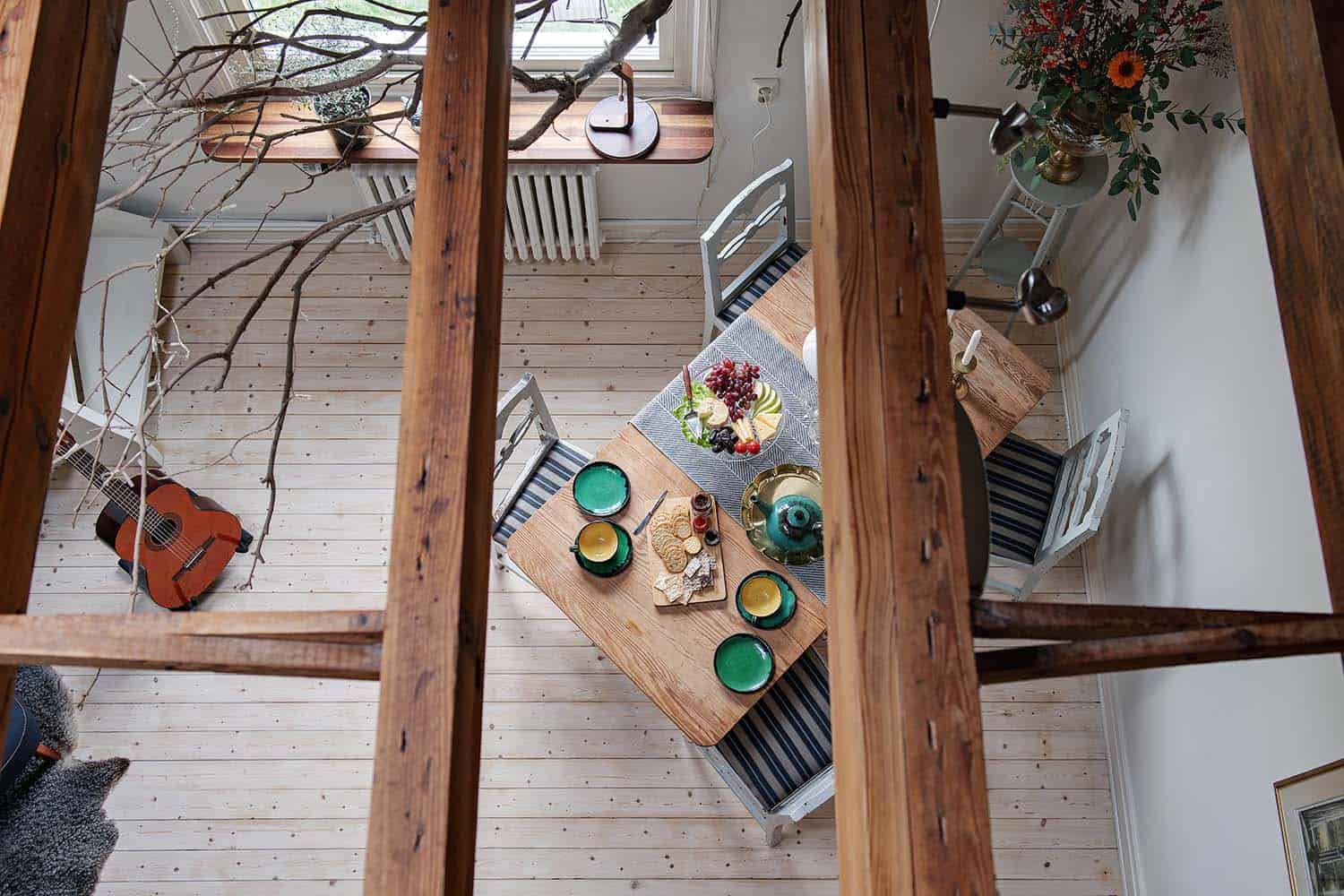 small-apartment-interior-scandinavian-living-room