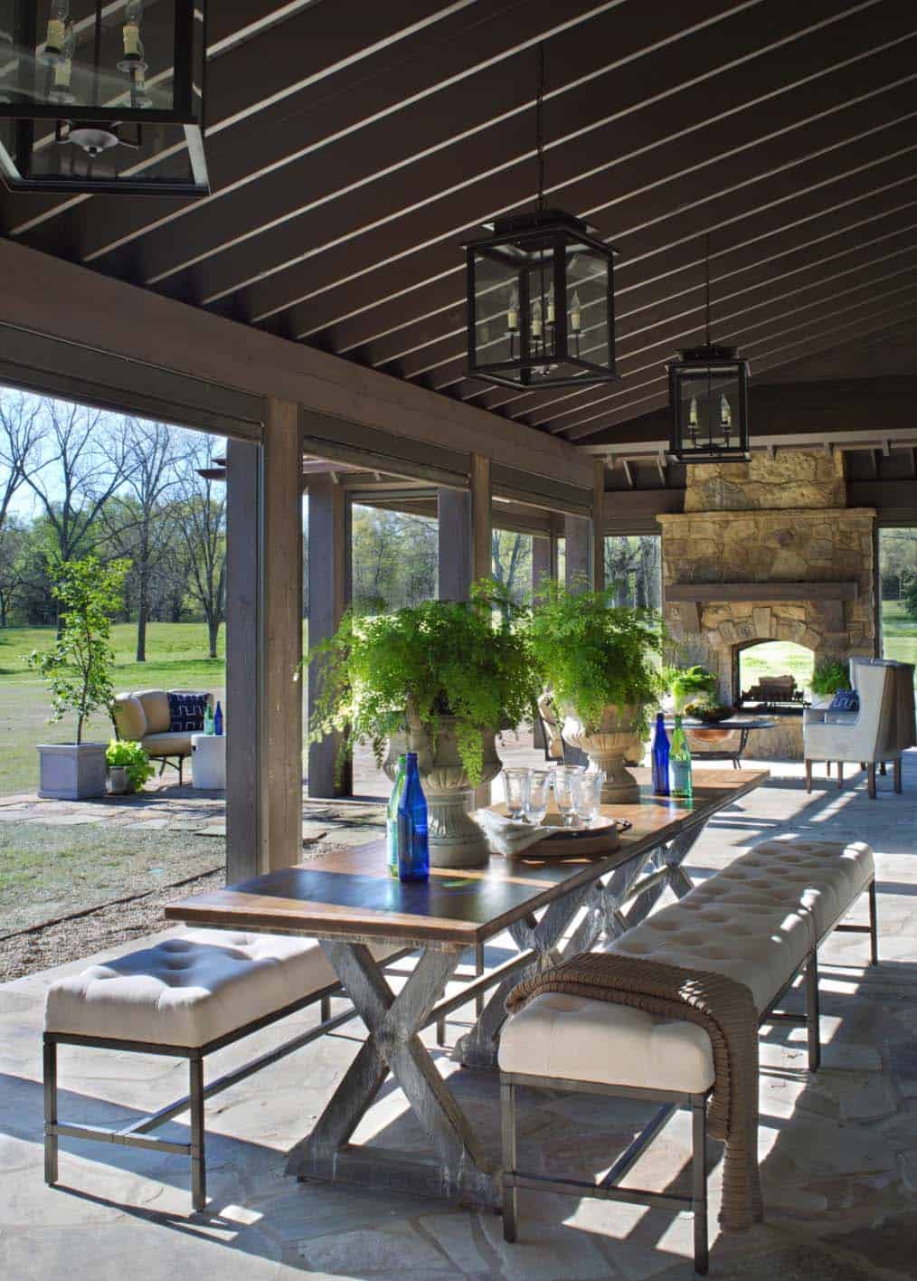 porch-farmhouse-patio