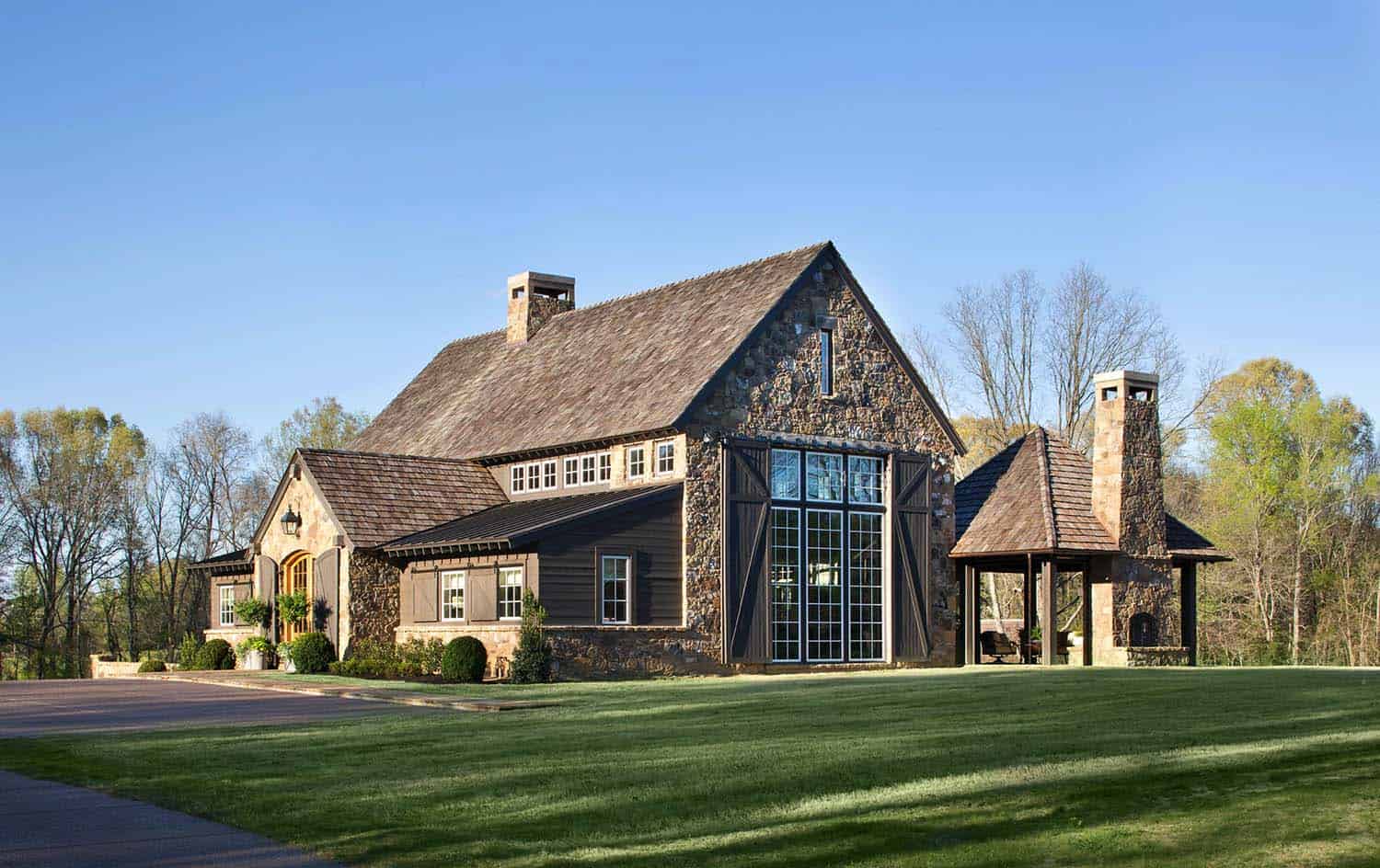party-barn-farmhouse-exterior