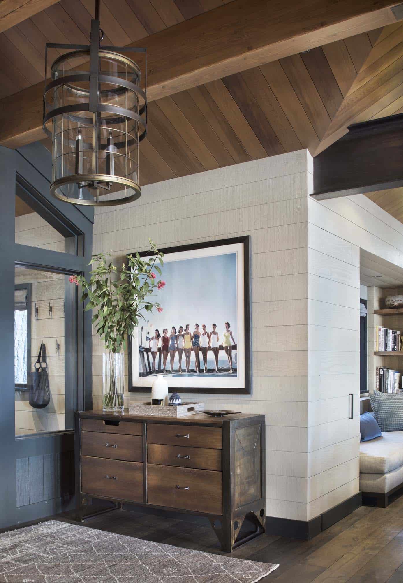 rustic-lake-house-entry