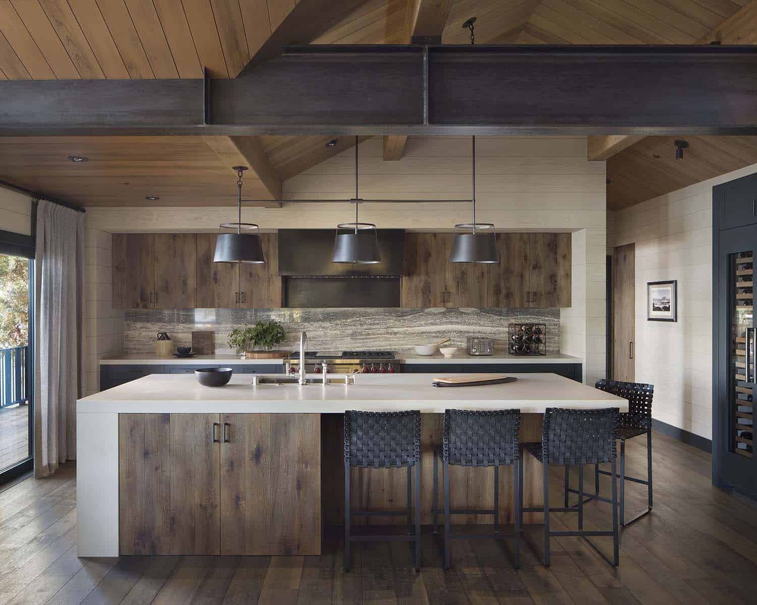 rustic-lake-house-kitchen