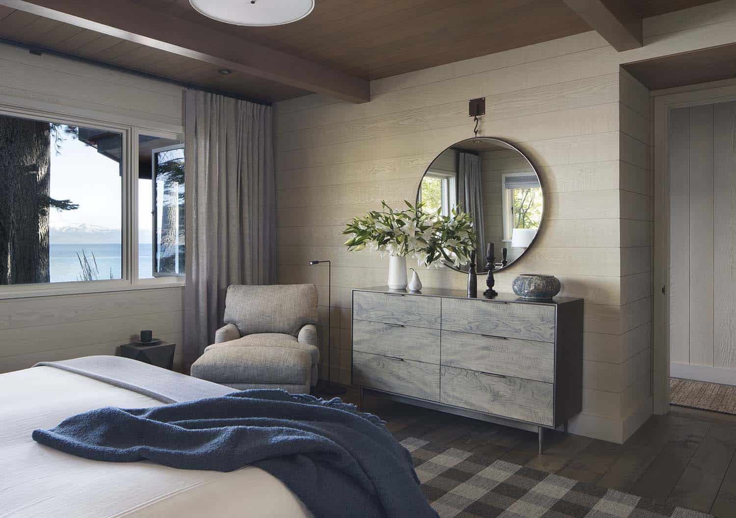 rustic-lake-house-bedroom