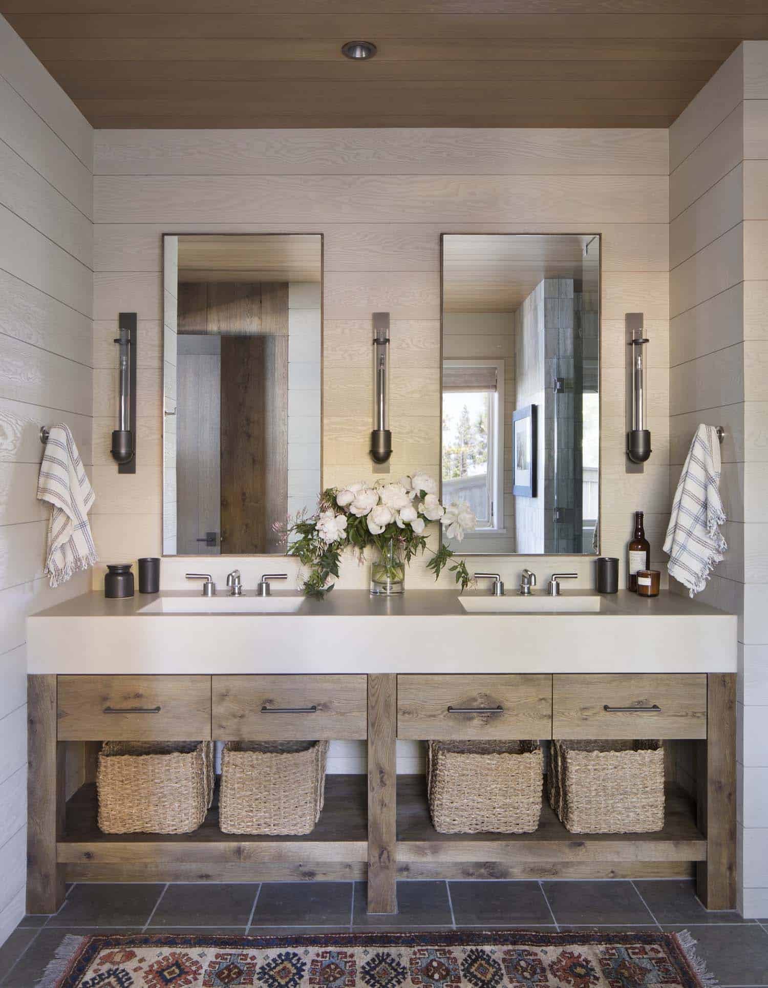 rustic-lake-house-bathroom