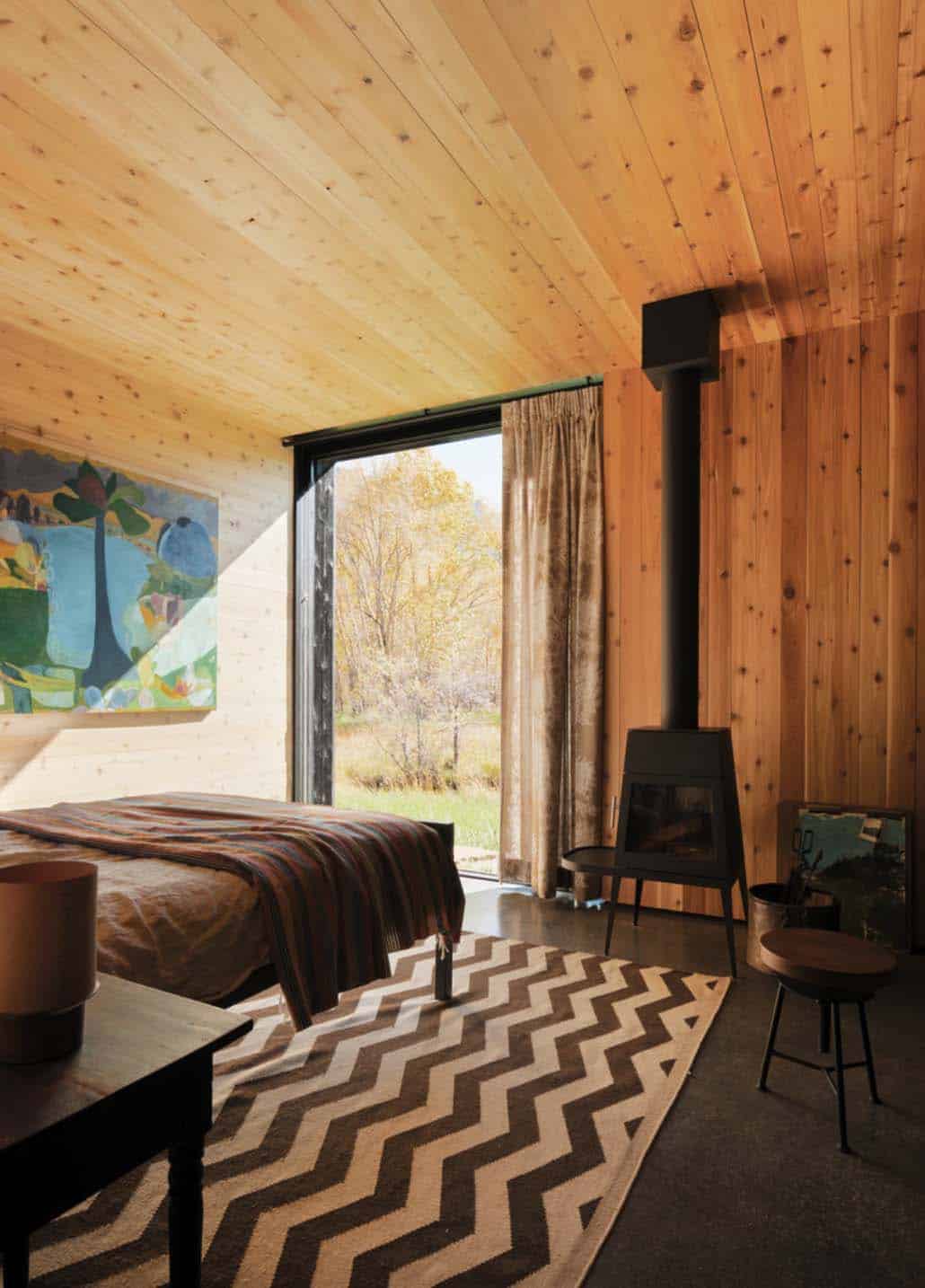 ranch-rustic-bedroom