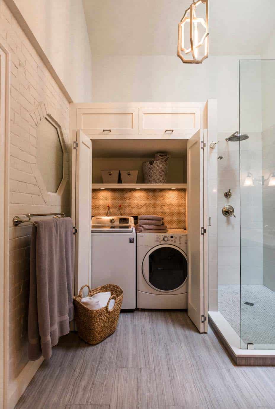 small-laundry-room-design-closet-bathroom