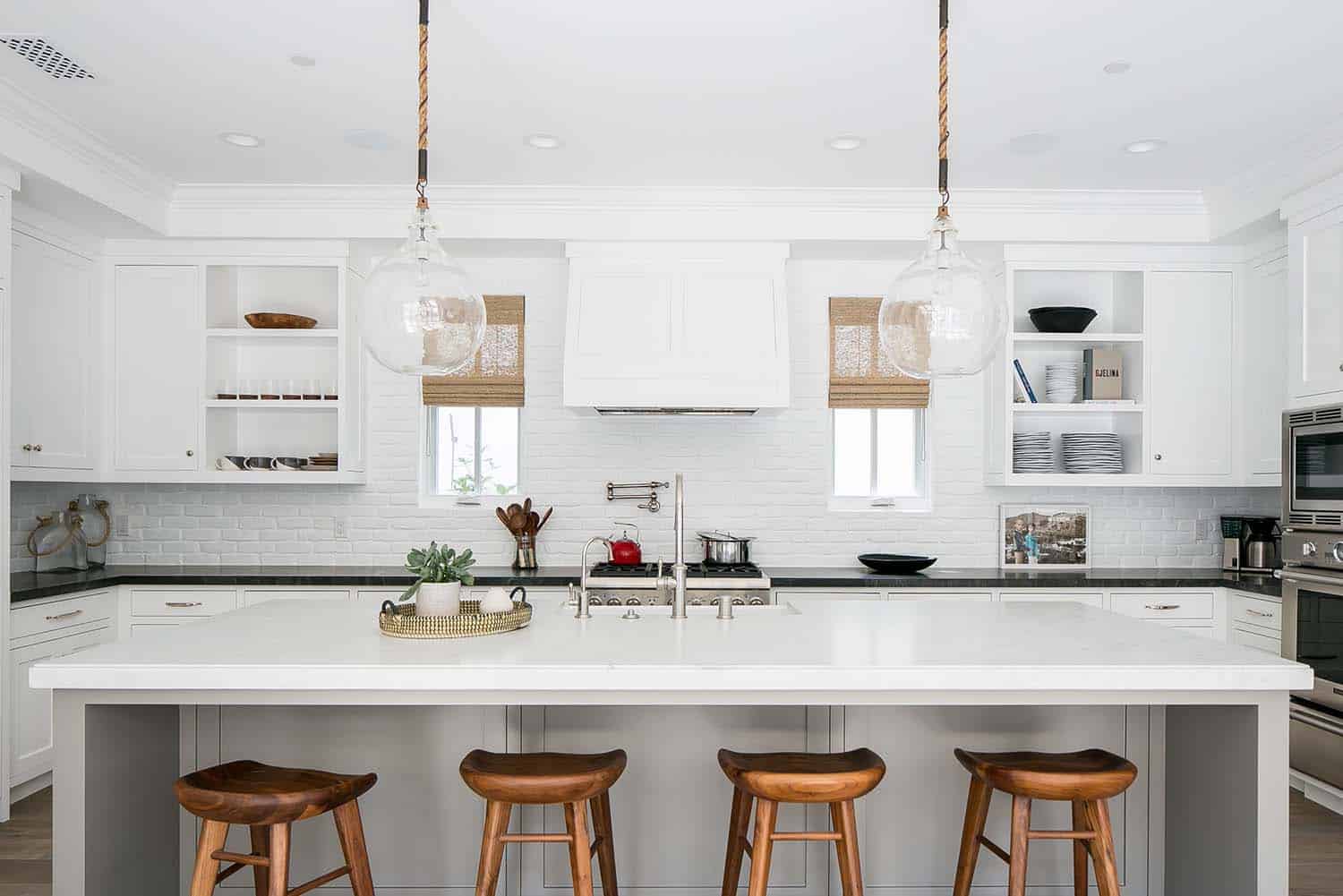 beach-style-kitchen
