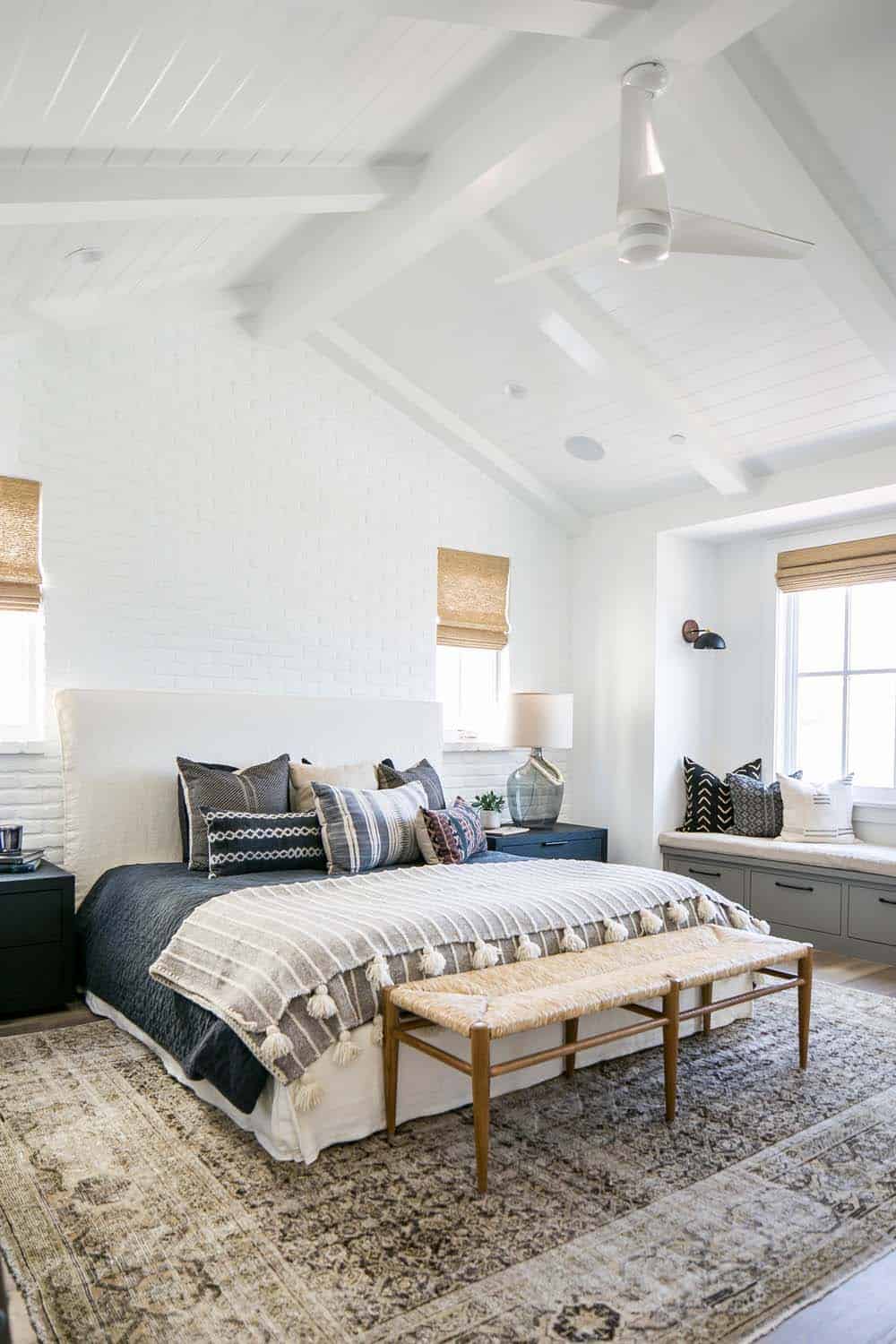 beach-style-bedroom