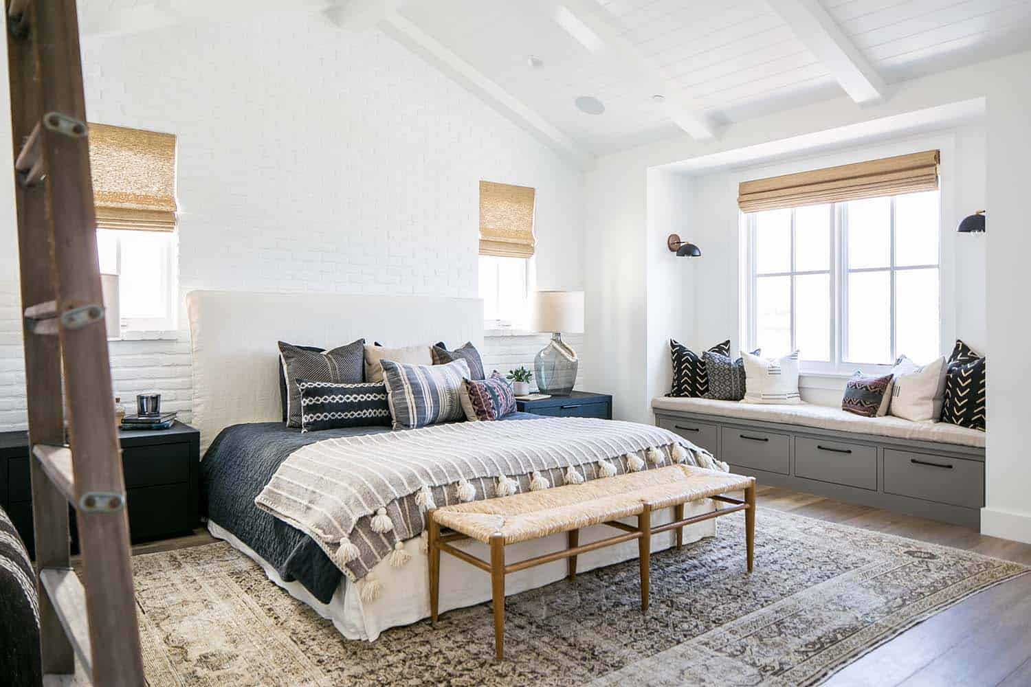 beach-style-bedroom