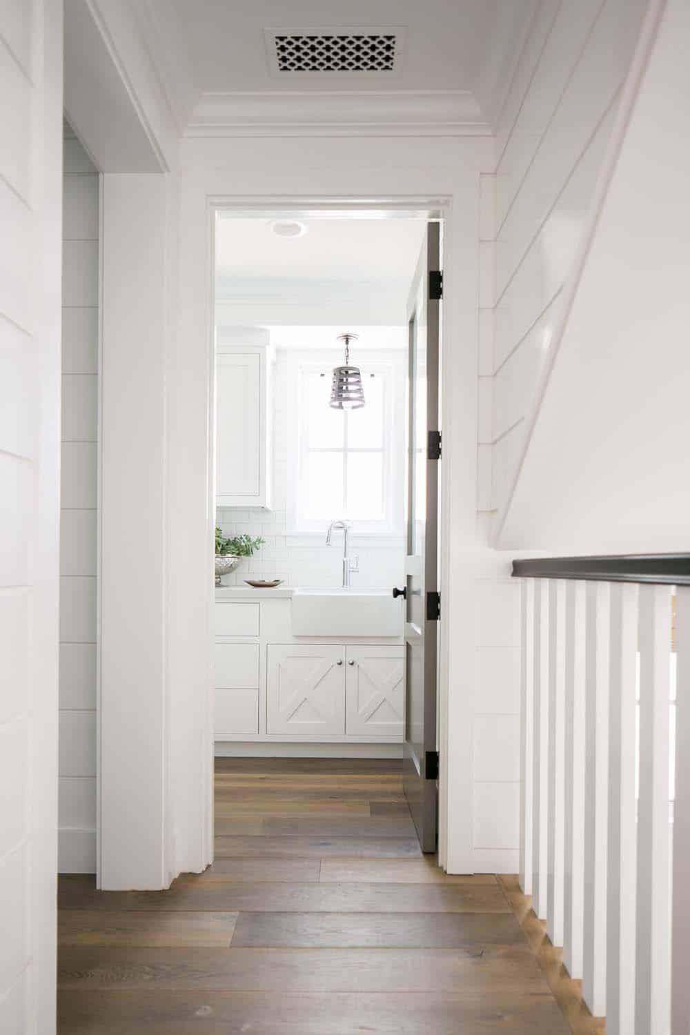 beach-style-hallway