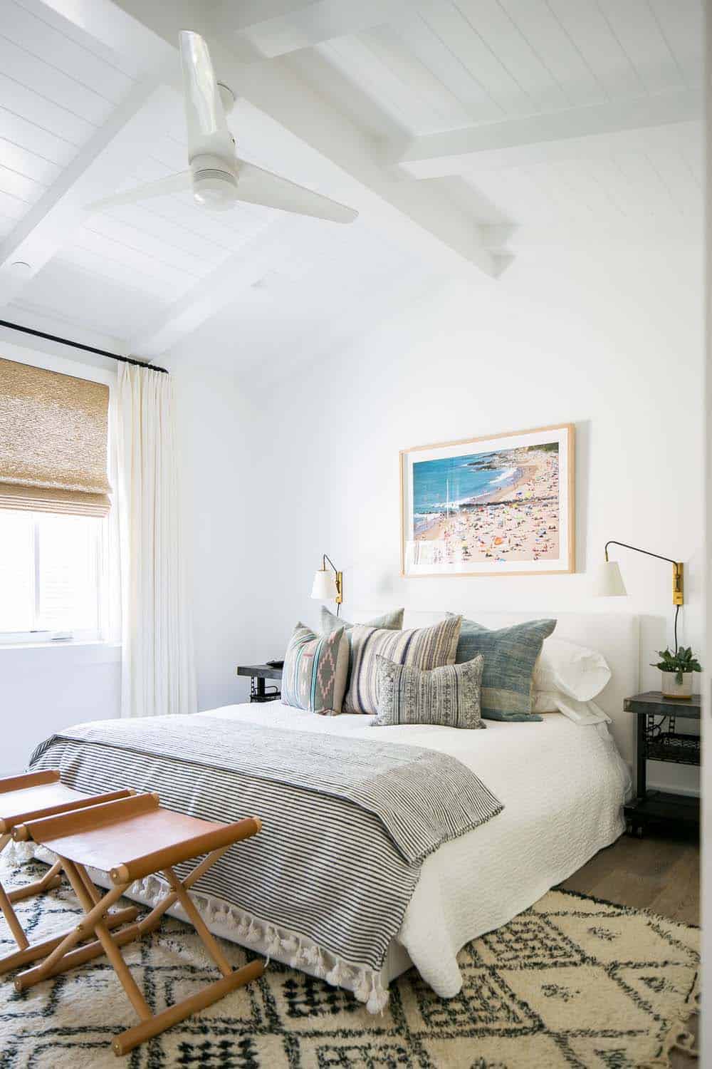 beach-style-bedroom
