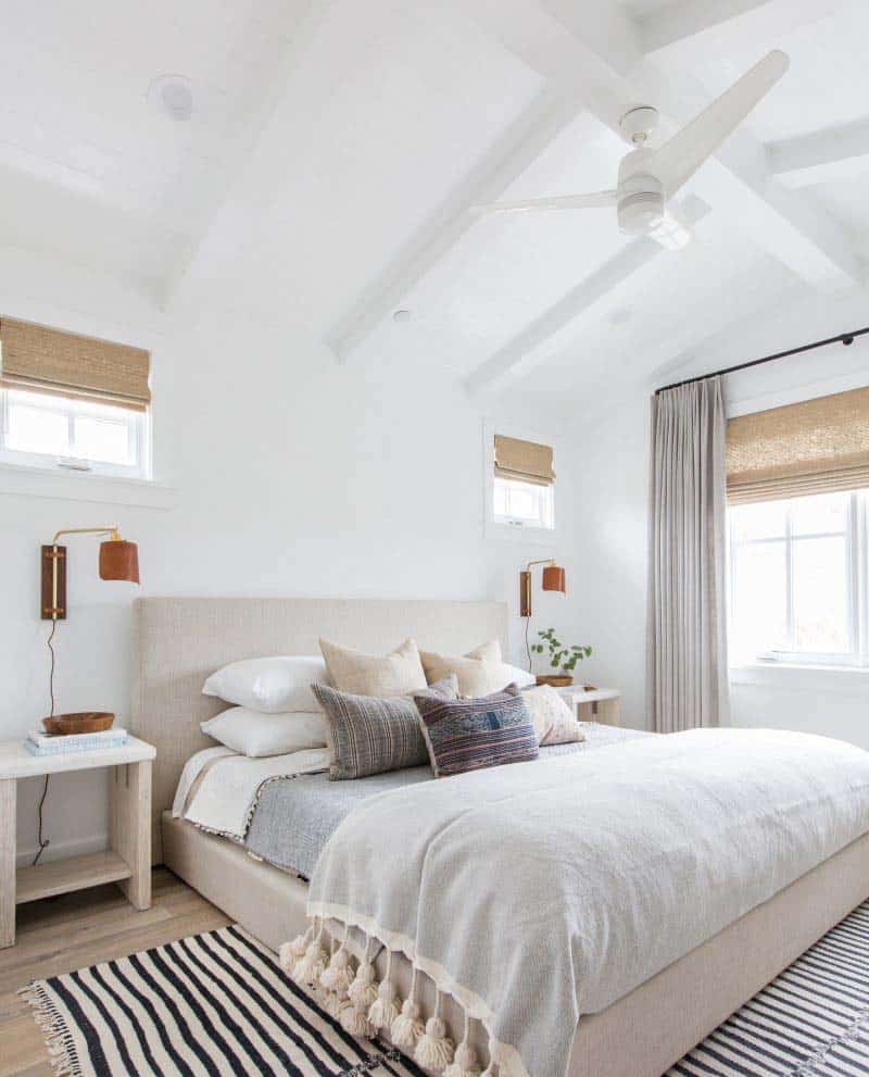 beach-style-bedroom