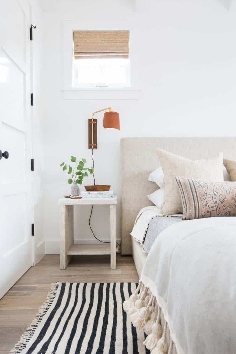 beach-style-bedroom