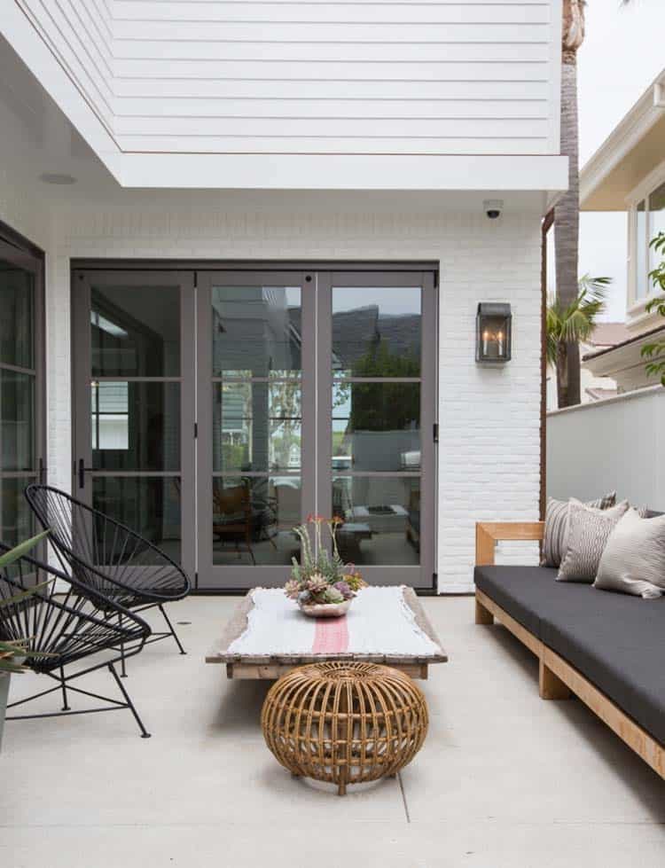 beach-style-outdoor-patio