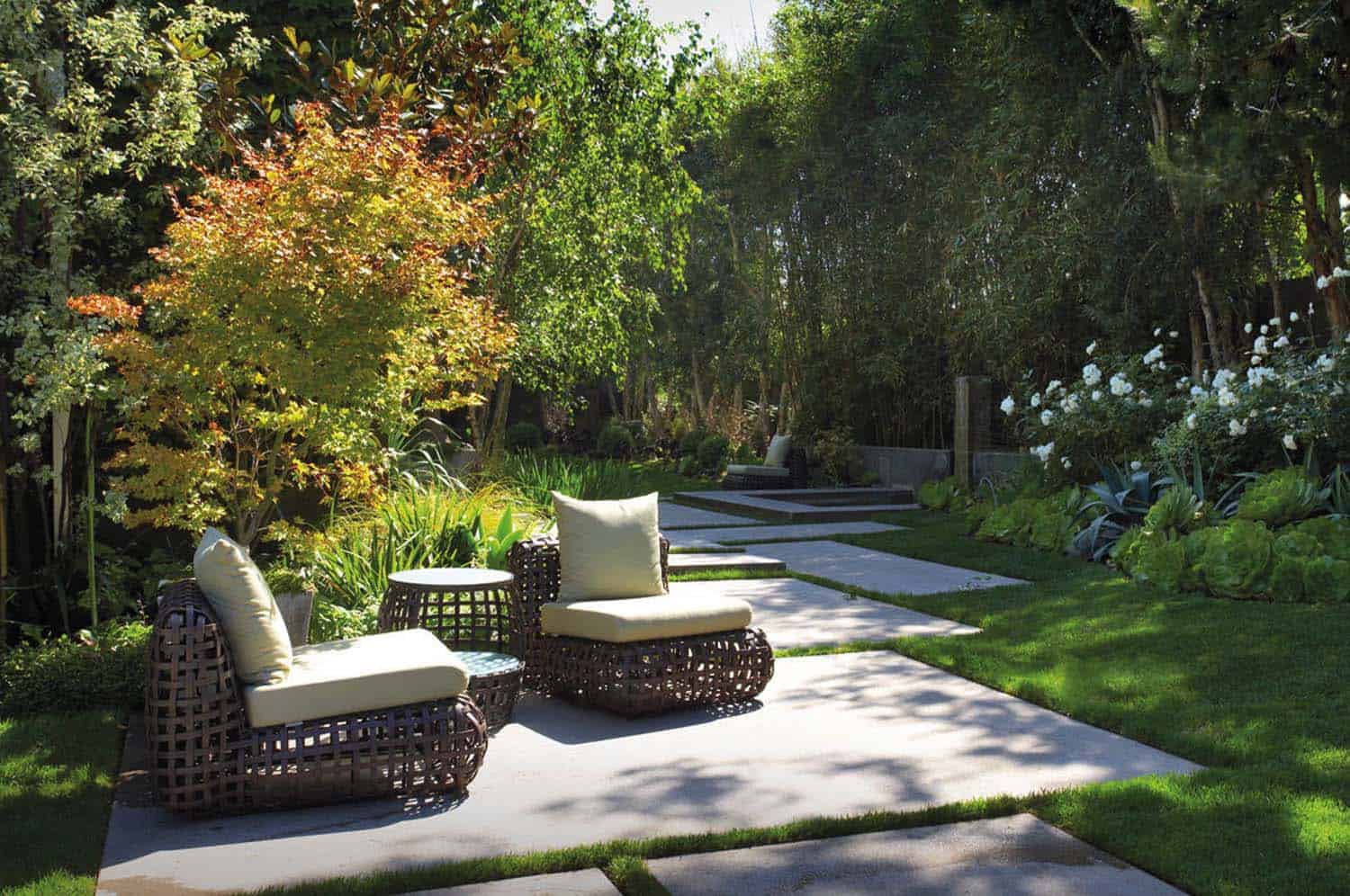 outdoor-living-space-gardens