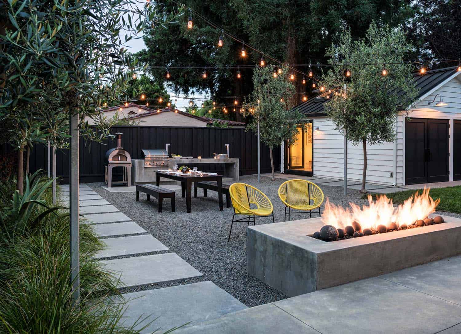 outdoor-living-space-firepit