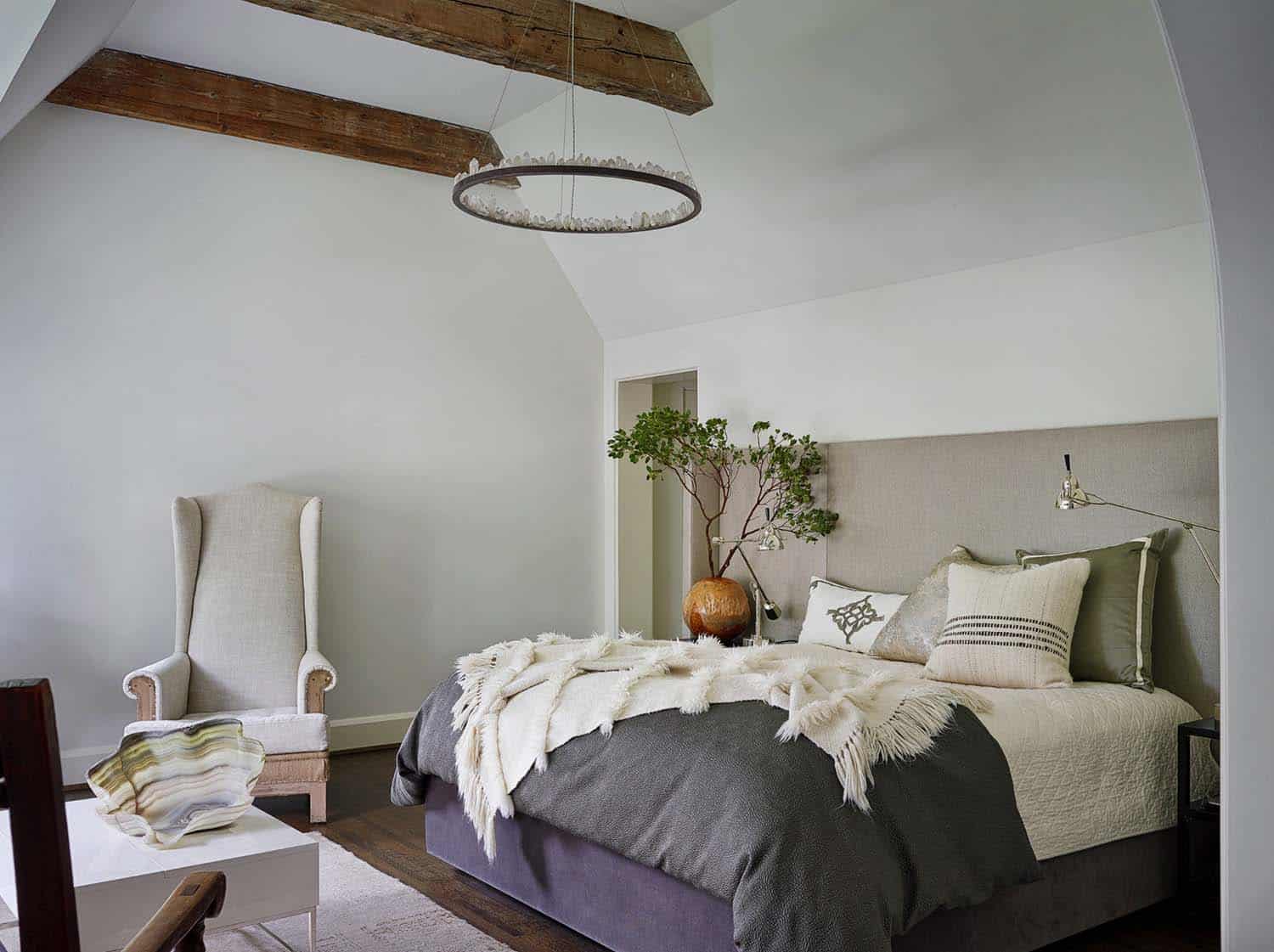 farmhouse-bedroom