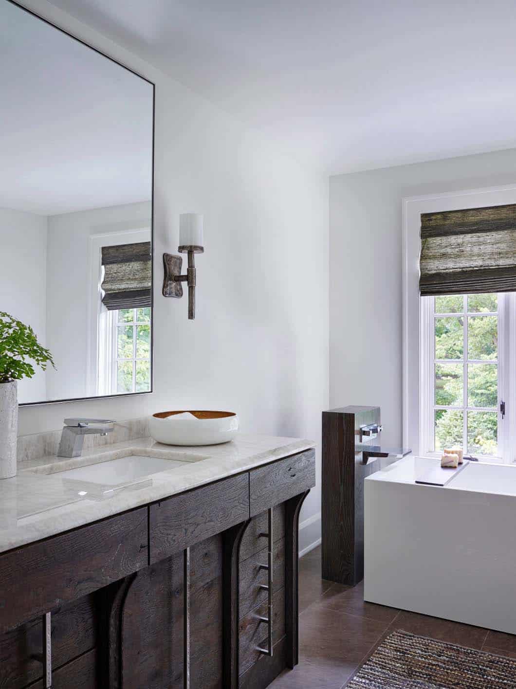 farmhouse-bathroom