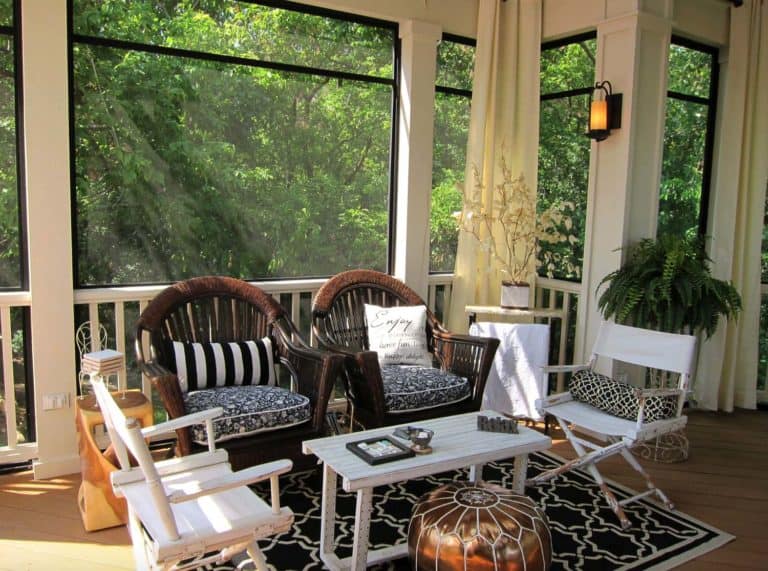 30+ Fabulous Screened-In Porch Ideas Boasting Woodsy Views