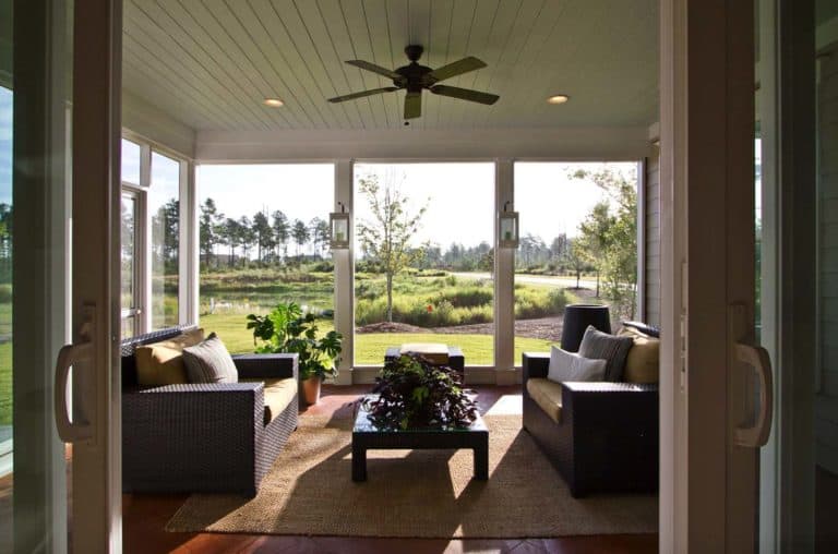 30+ Fabulous Screened-In Porch Ideas Boasting Woodsy Views