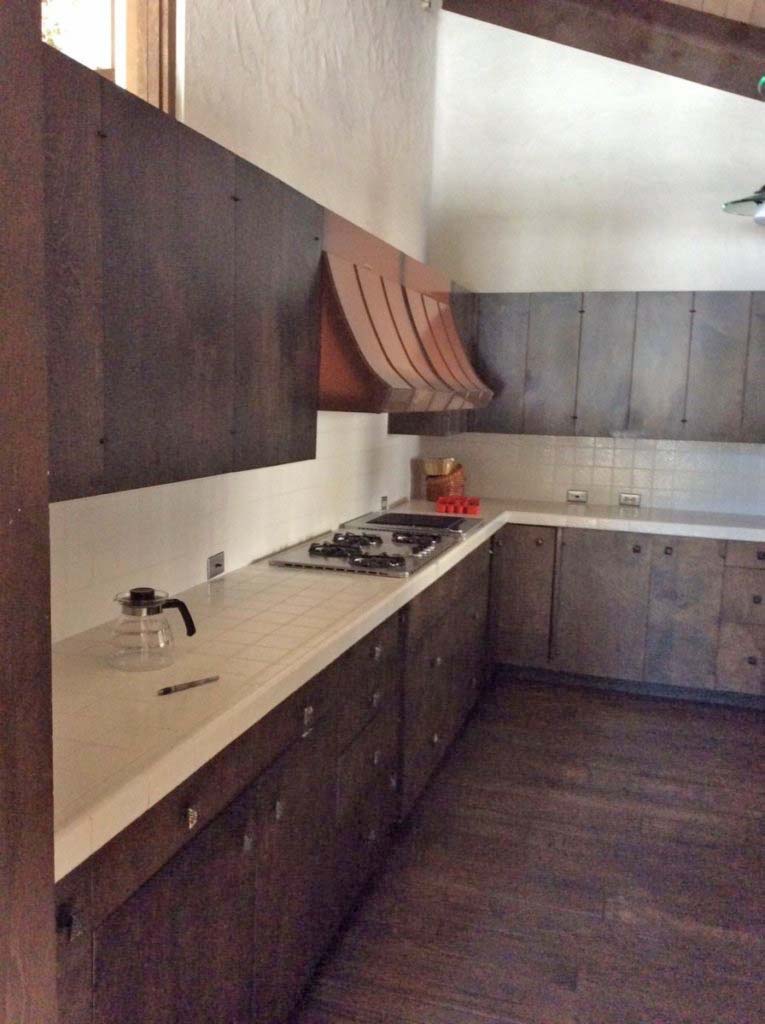 midcentury-modern-kitchen-before-remodel