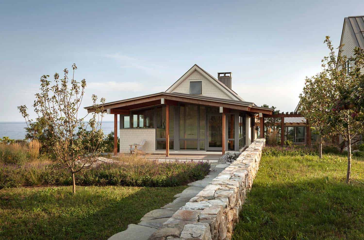 modernized-farmhouse-coastal-retreat-exterior
