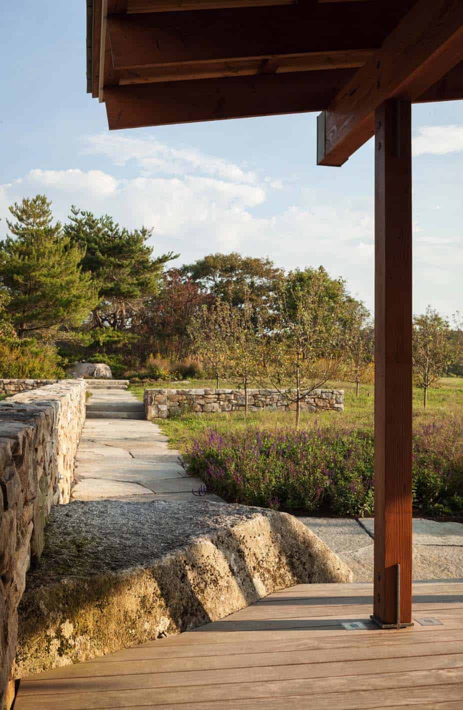 modernized-farmhouse-coastal-retreat-exterior