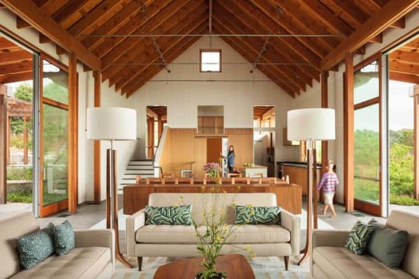 featured posts image for Modernized farmhouse provides camp-like refuge on Maine’s jagged coast