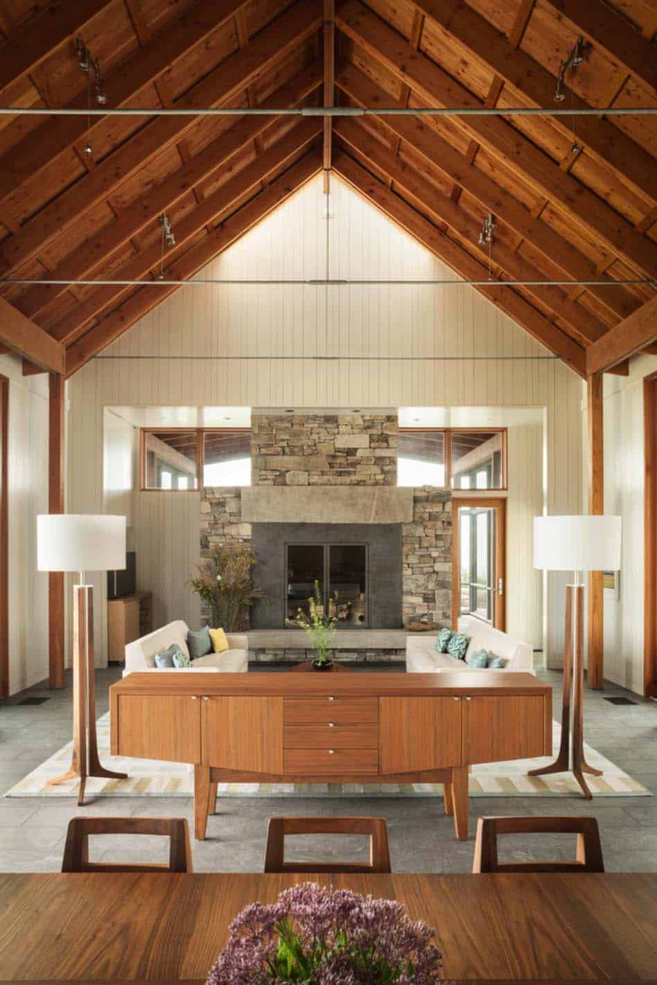 modernized-farmhouse-coastal-retreat-living-room