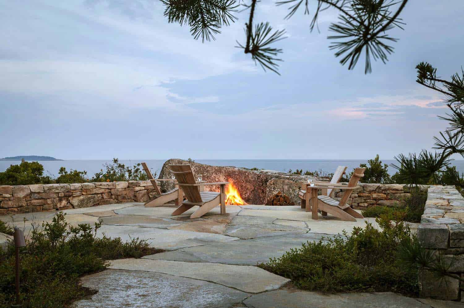 modernized-farmhouse-coastal-retreat-deck