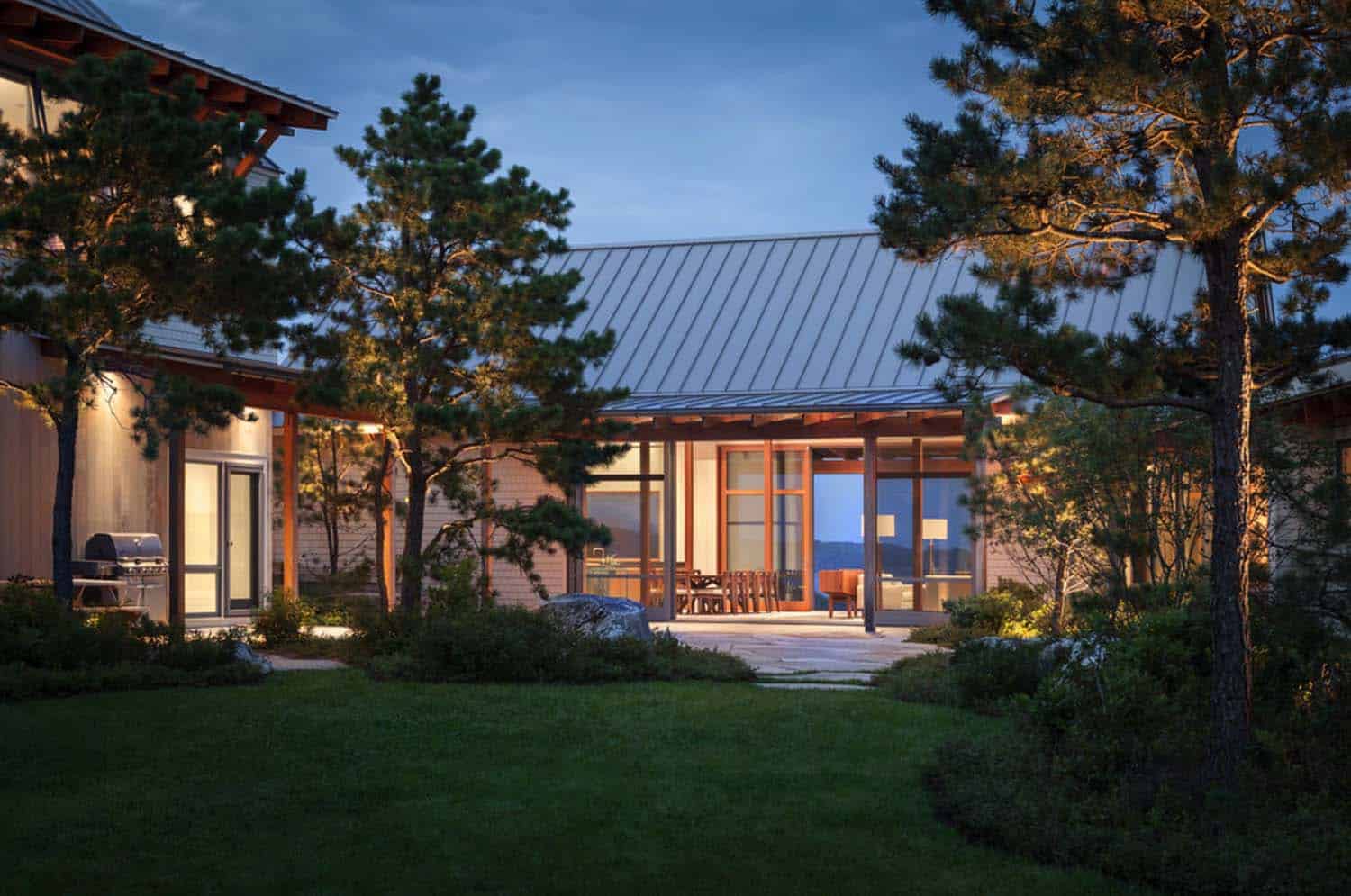 modernized-farmhouse-coastal-retreat-exterior