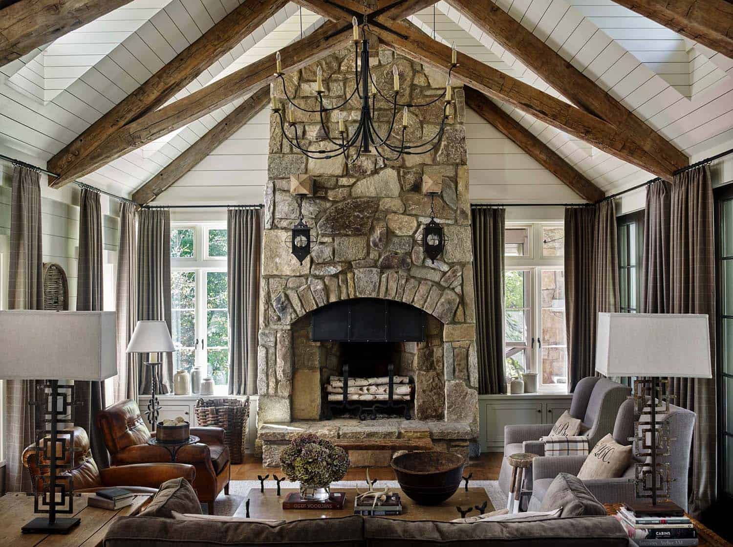 rustic-lake-house-family-room