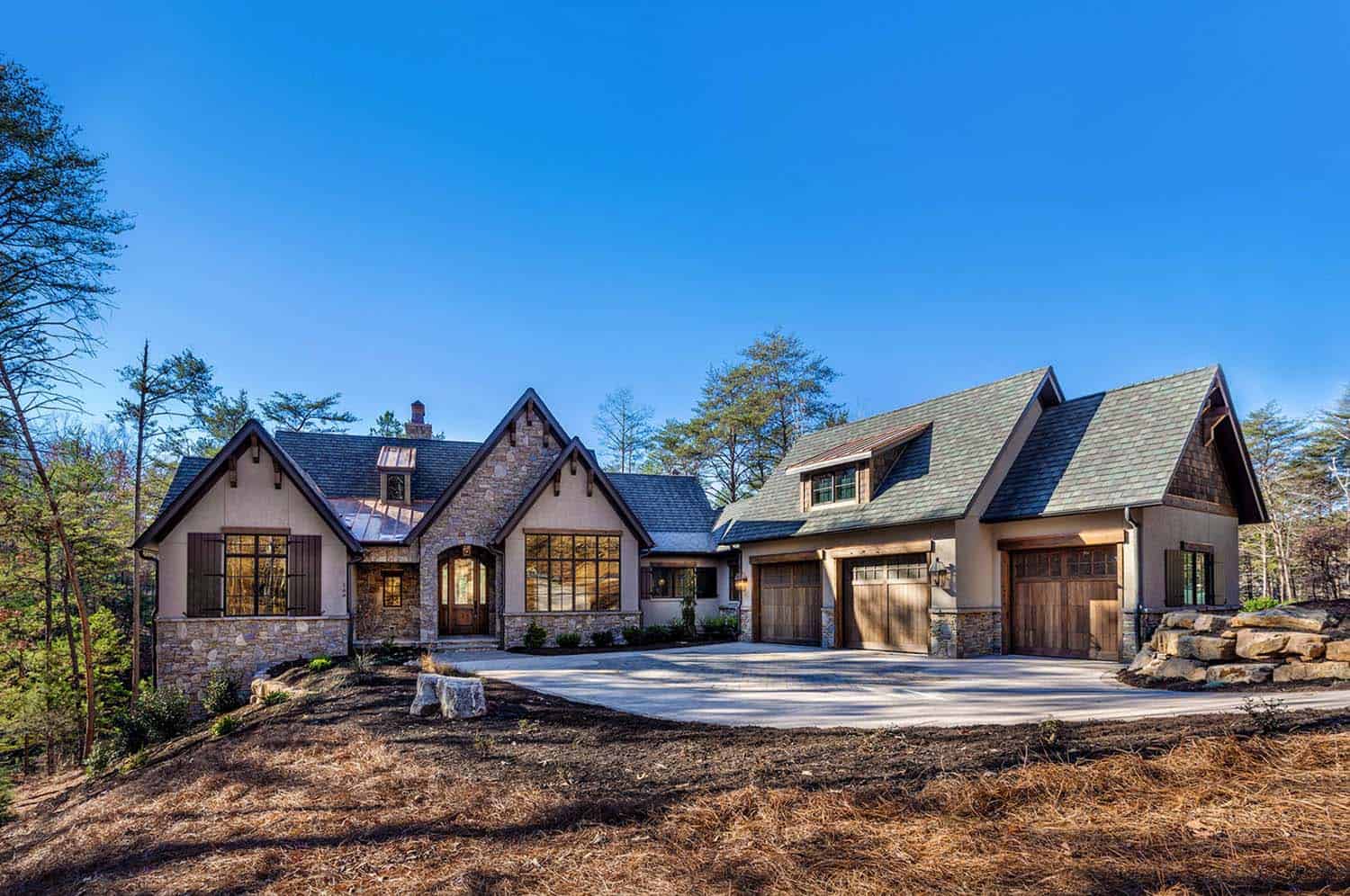 rustic-lakefront-retreat-exterior