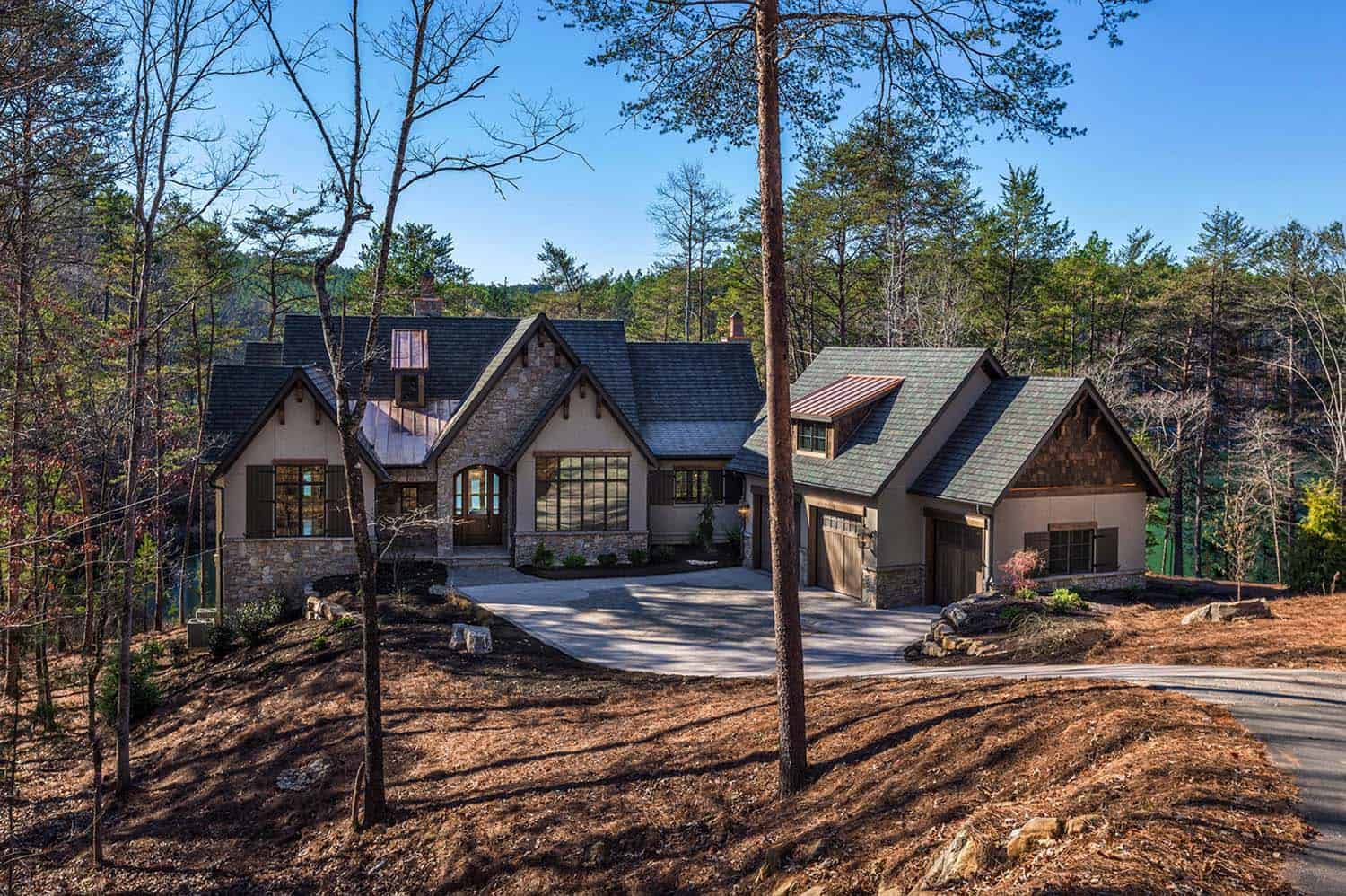 rustic-lakefront-retreat-exterior