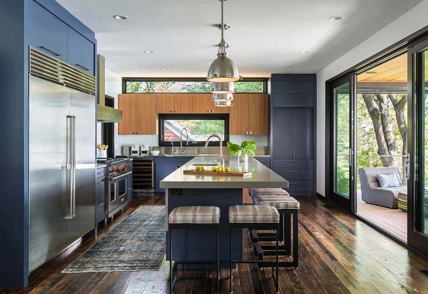 contemporary-lake-minnetonka-home-kitchen