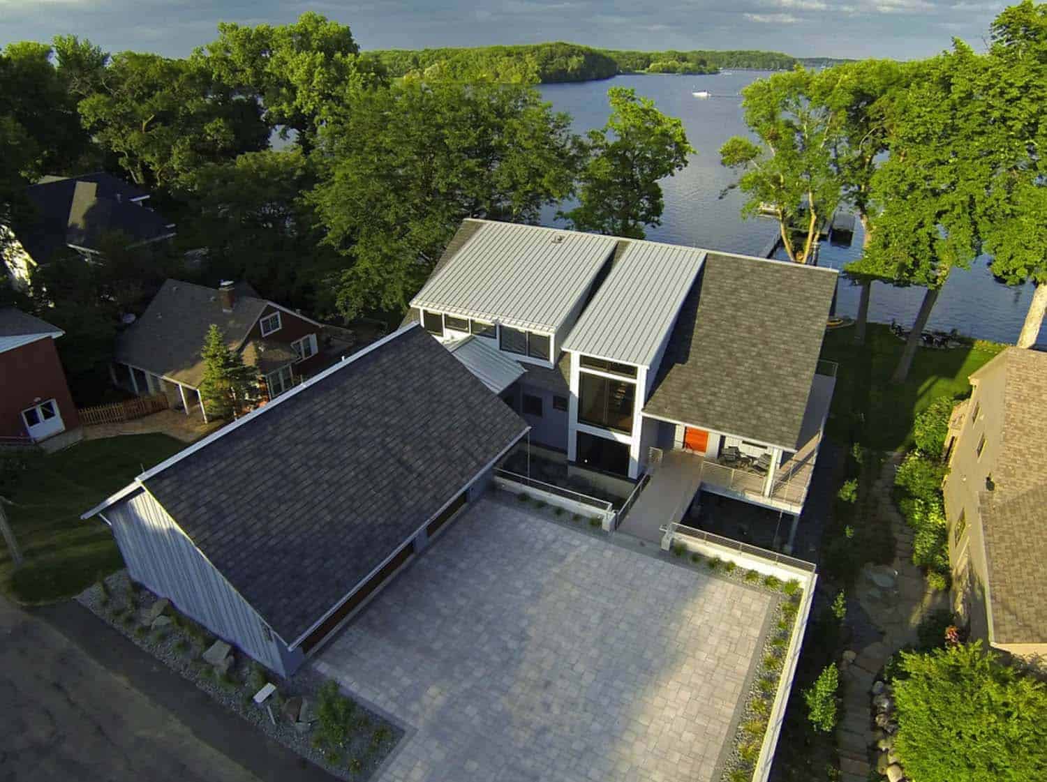 contemporary-lake-minnetonka-home-exterior