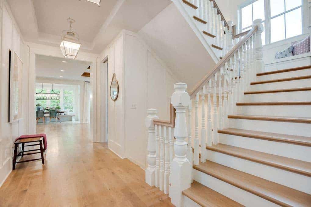 farmhouse-style-staircase