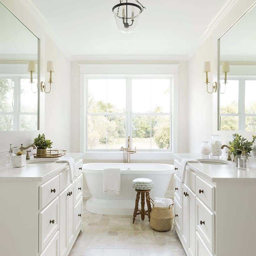 farmhouse-style-bathroom