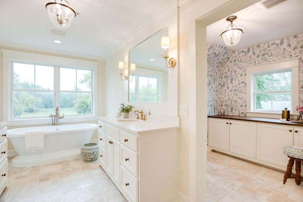 farmhouse-style-bathroom