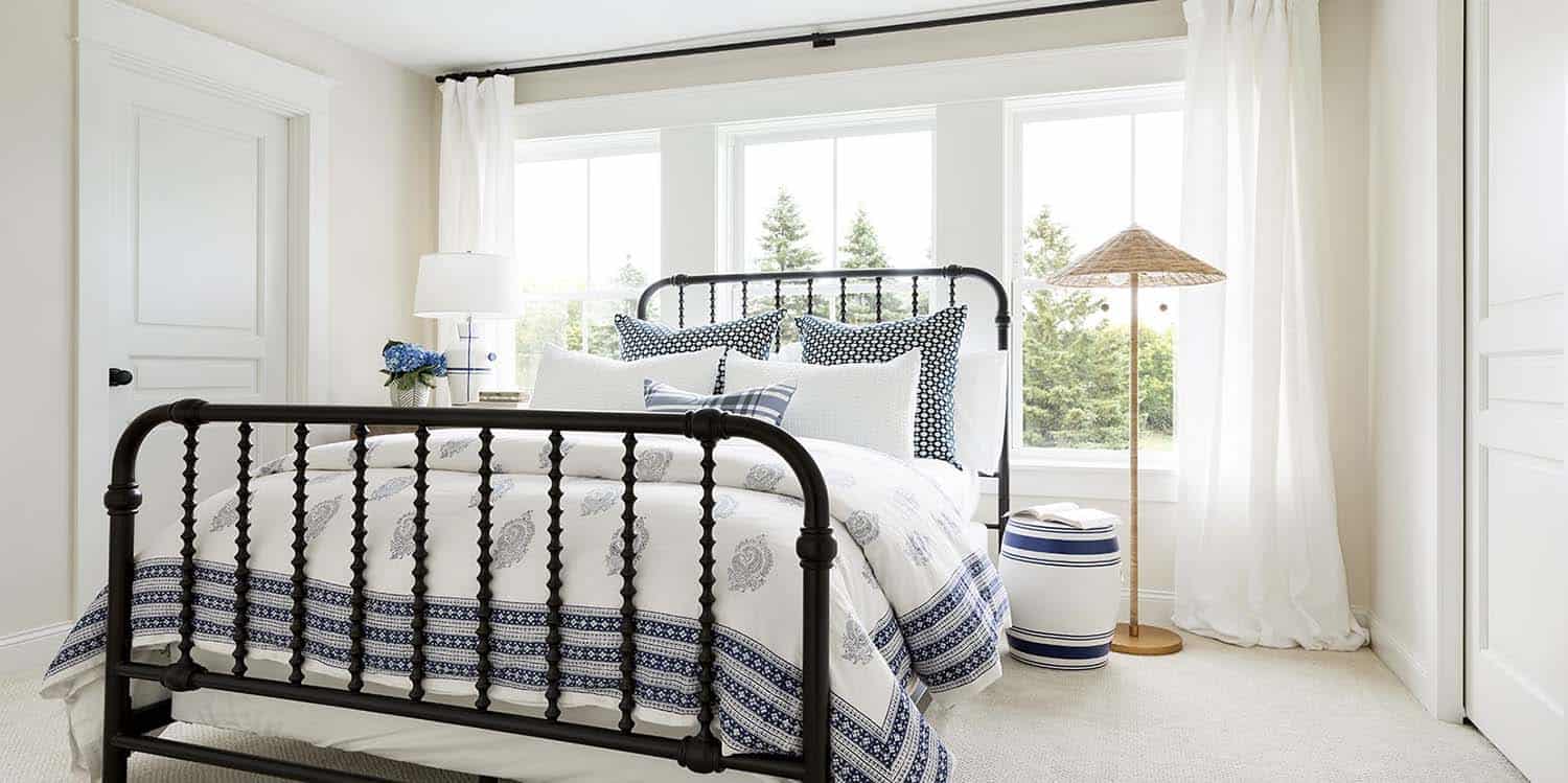 farmhouse-style-bedroom