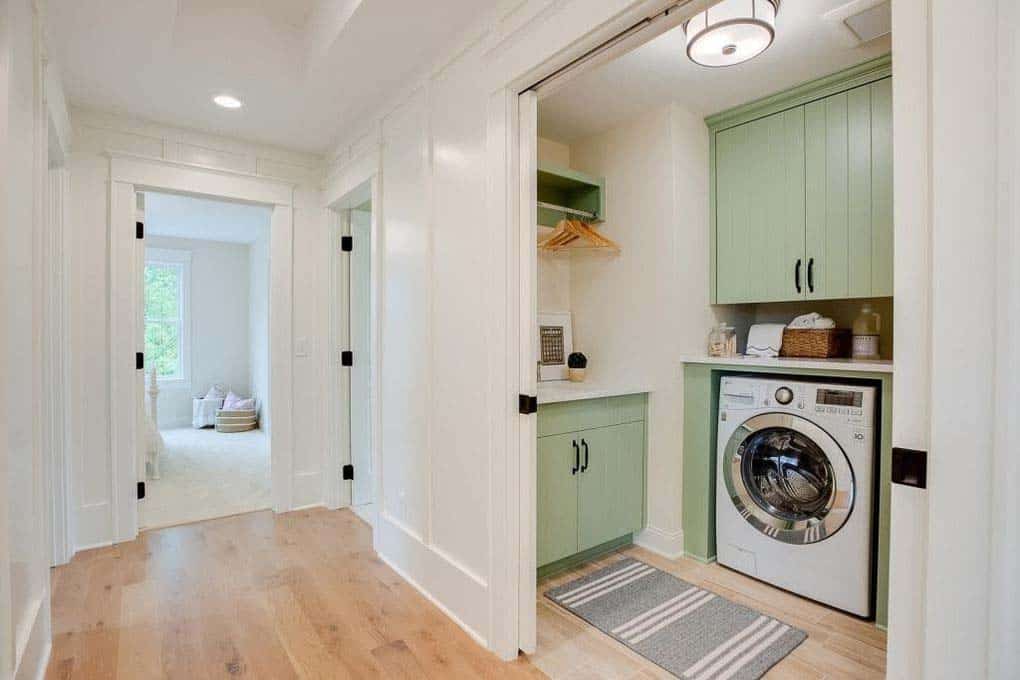 farmhouse-style-laundry-room