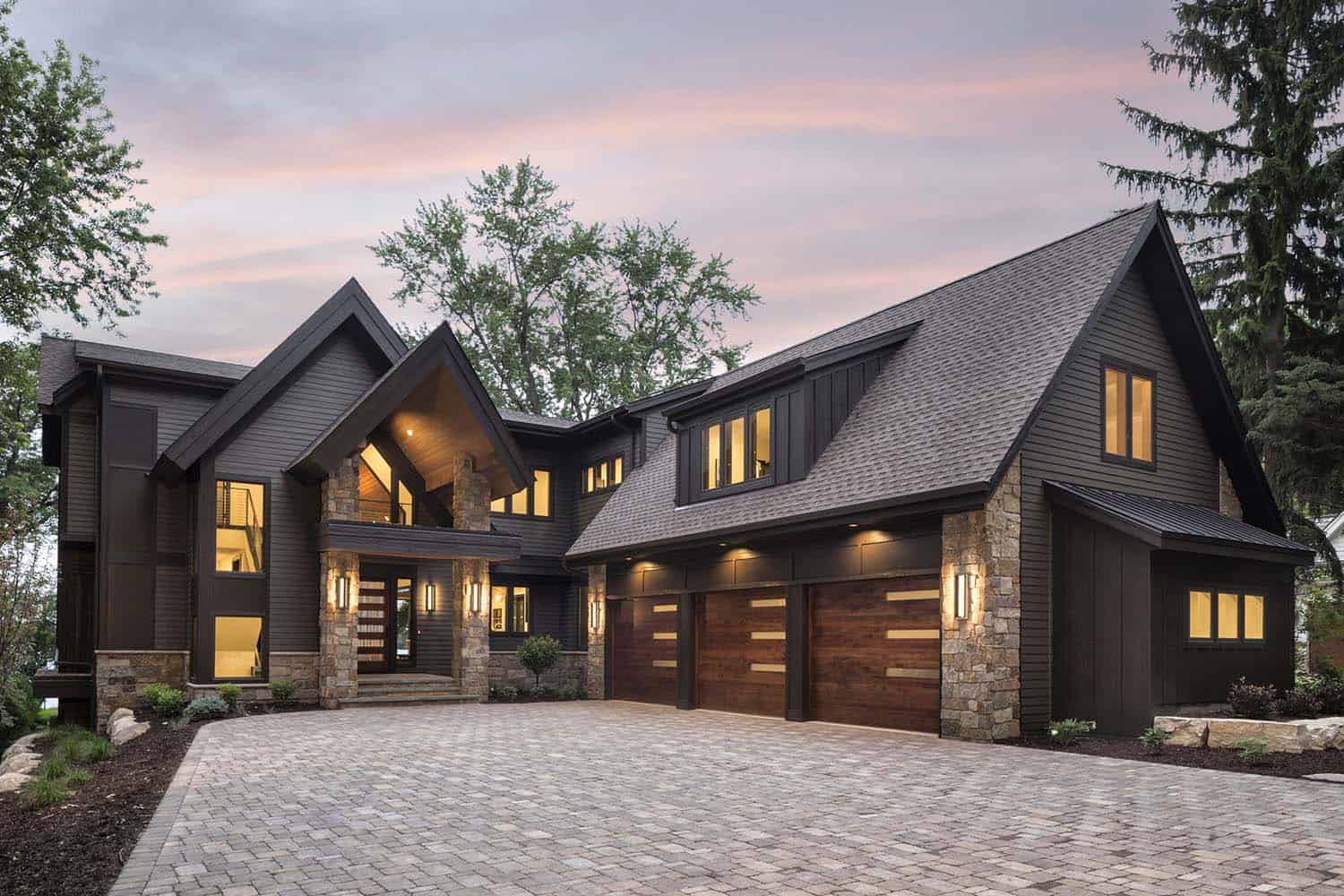 Rustic contemporary lake house with privileged views of Lake Minnetonka